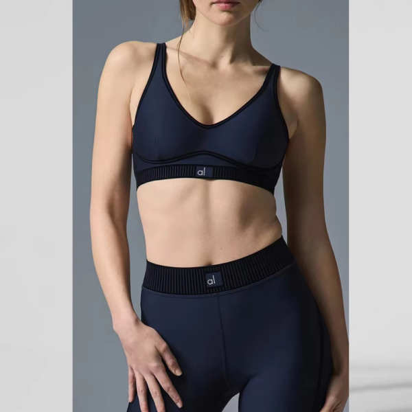 ufzzx2iw.png Sports Bra & Ankle-Length Leggings