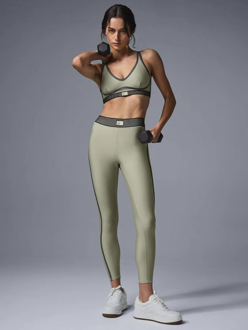 Sports Bra & Ankle-Length Leggings